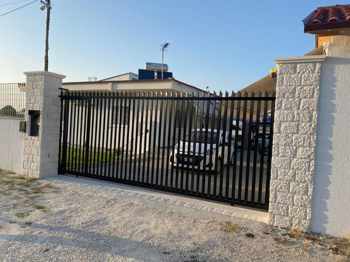Bujtina Cela Berat Exterior photo